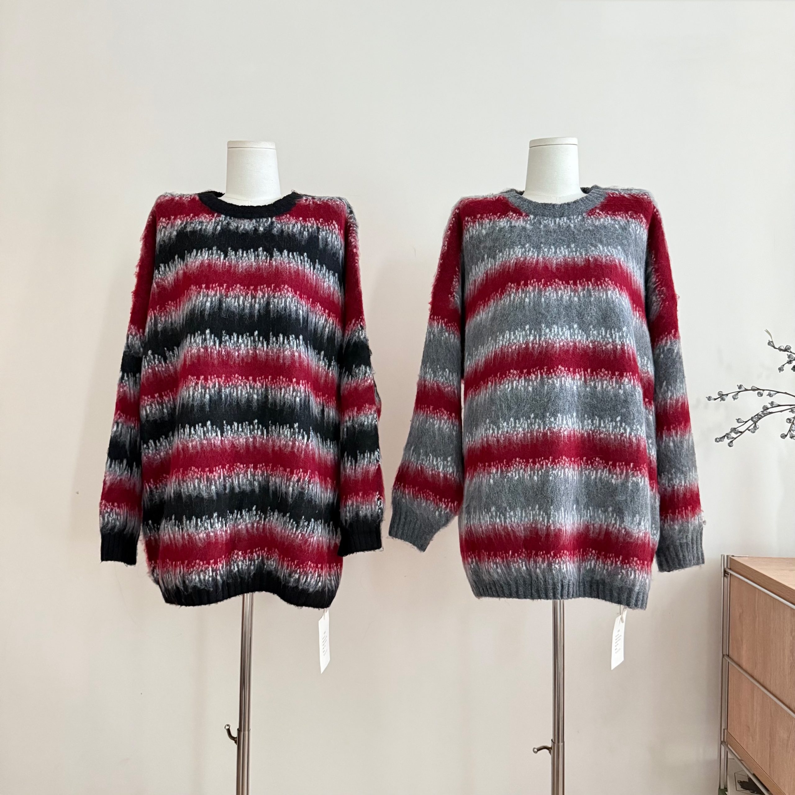 GV Da Bai Ge Misty Christmas Island Retro Red Striped Color Block Loose Knit Sweater