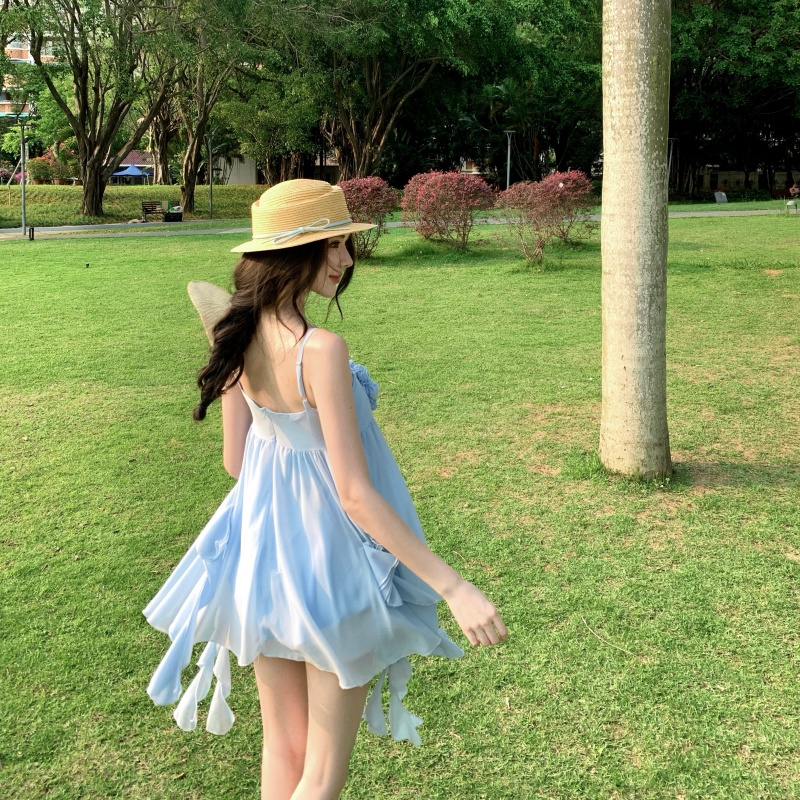 Women's French Style Spaghetti Strap Dress 2026 Early Spring New Pure Desire Cake Dress Vacation Dress - Image 2