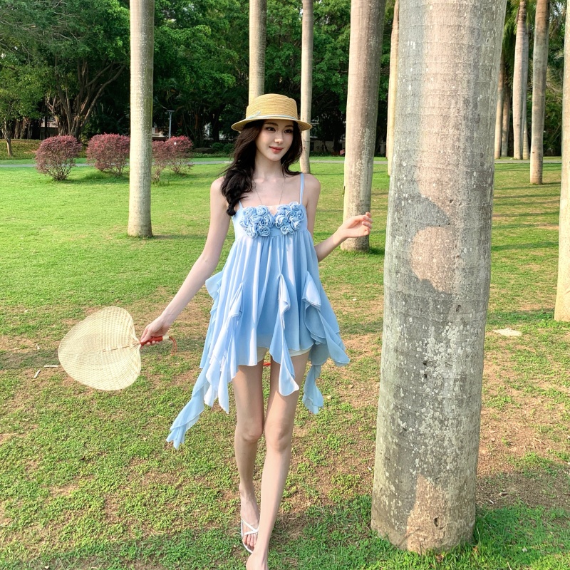 Women's French Style Spaghetti Strap Dress 2026 Early Spring New Pure Desire Cake Dress Vacation Dress - Image 4