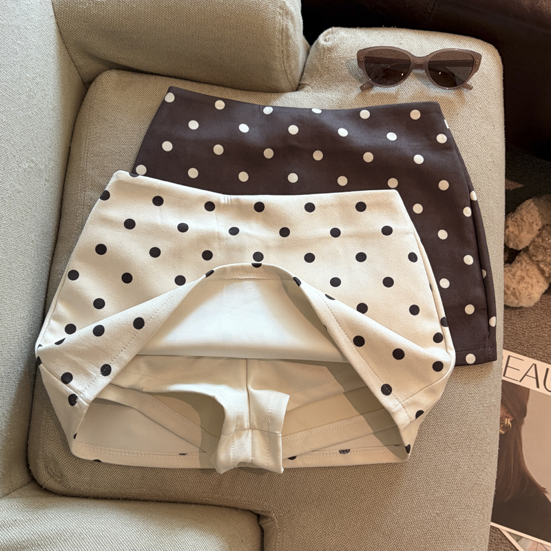 2026 Autumn Winter Polka Dot A-Line Skirt Women Slimming Short Skirt Pants Anti-Exposure