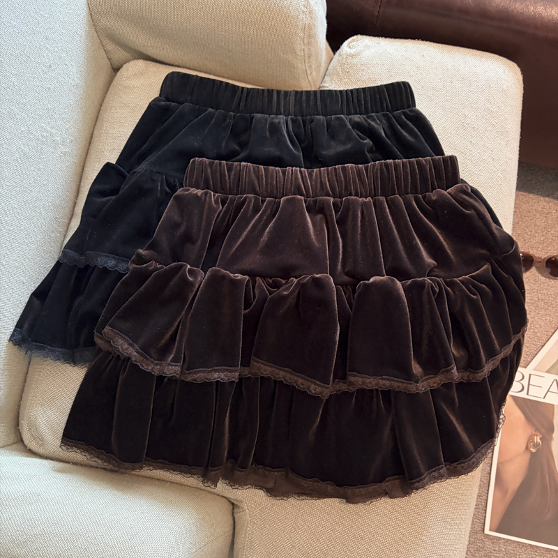 2026 Autumn Korean Lace Spliced Velvet A-Line Mini Skirt Slimming Cake Skirt - Style 2f8573