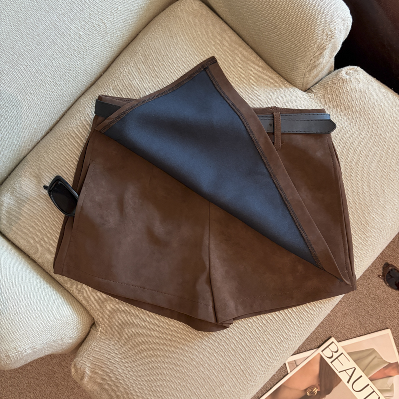 2026 Autumn Korean Style Solid Color Split Faux Leather A-Line Mini Skirt with Belt - Image 3